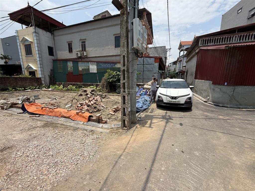 Nhỉnh 5 tỷ bán lô đất 2 mặt tiền ô tô 7 chỗ vào nhà gần vinhomes cổ loa