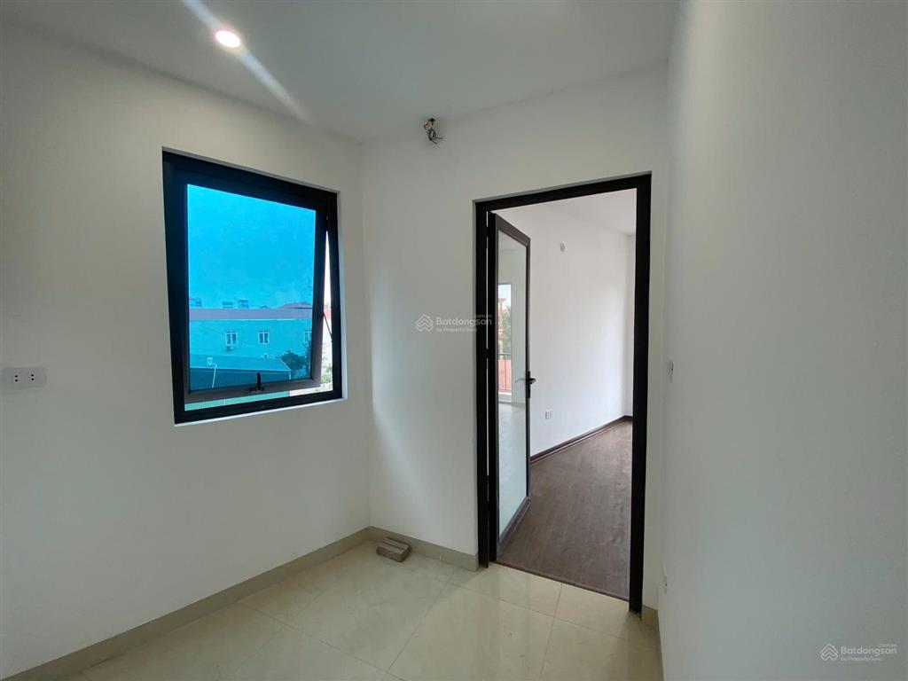 Chỉ hơn 4 tỷ chính chủ cần bán nhà 3,5 tầng ba chữ  vân nội  đông anh
