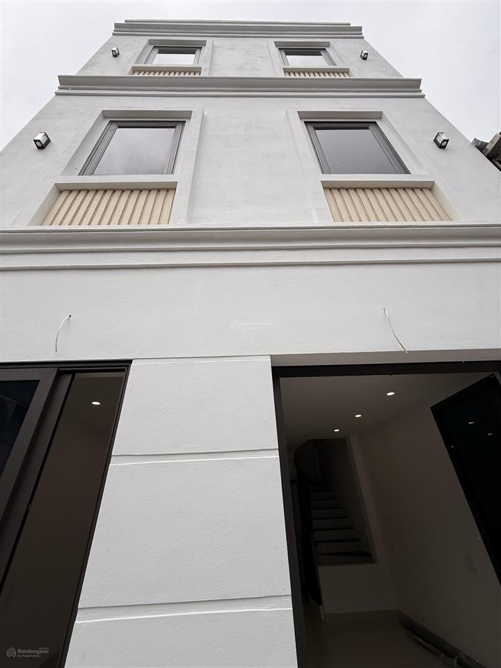 Chính chủ cần bán nhà đẹp xây mới 3.5 tầng  đường cổ dương, huyện đông anh