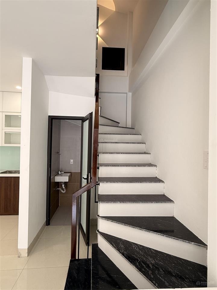Chính chủ cần bán nhà đẹp xây mới 3.5 tầng  đường cổ dương, huyện đông anh