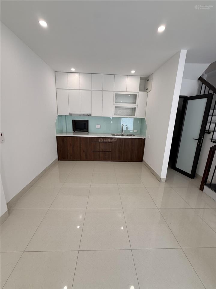Chính chủ cần bán nhà đẹp xây mới 3.5 tầng  đường cổ dương, huyện đông anh
