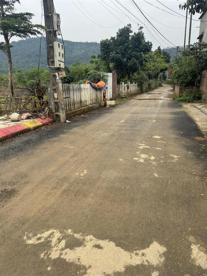 Đất cách lộ 21 khoản 250m giá 3 tỷ dân cư đông ô tô đỗ