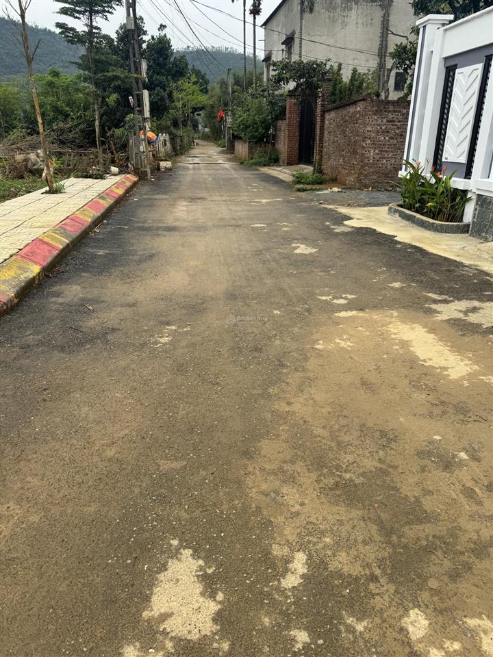 Đất cách lộ 21 khoản 250m giá 3 tỷ dân cư đông ô tô đỗ