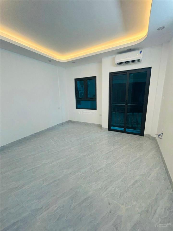 Nhà cầu diễn 32m chỉ 8,2 tỷ 6 tầng thang máy 2 mặt thoáng nhà mới đẹp ở ngay
