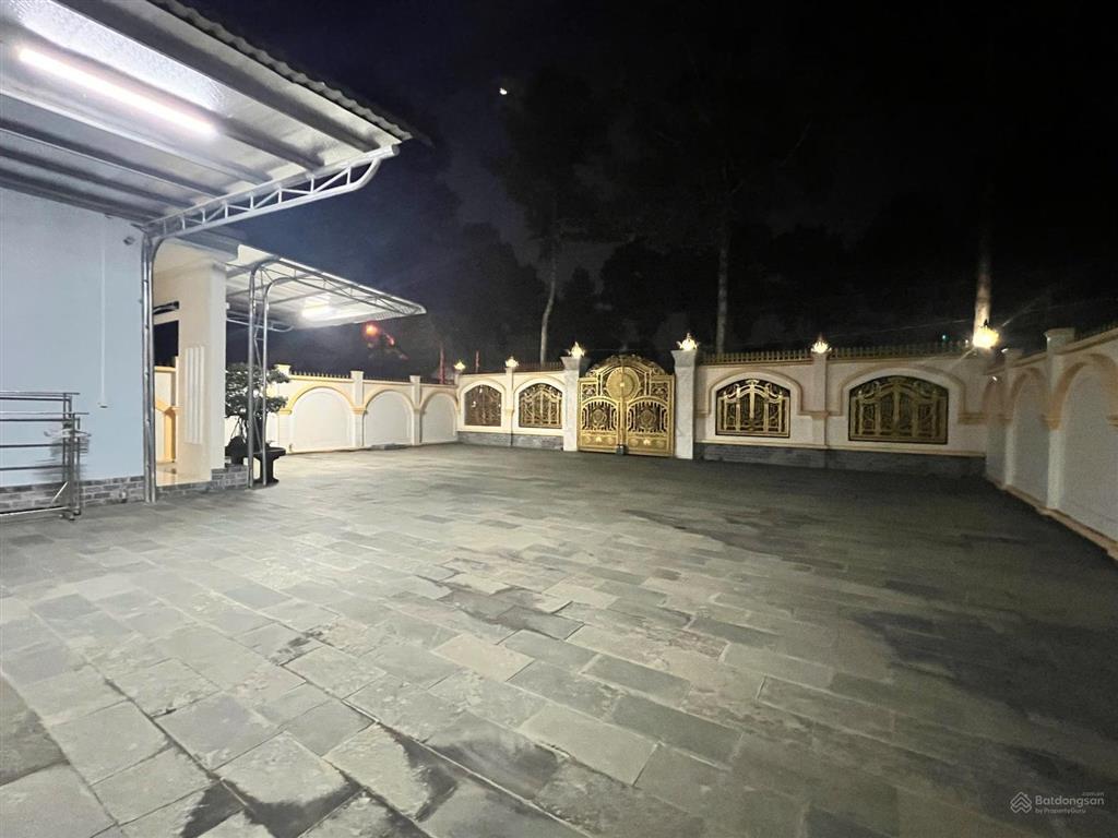 Chỉ 5,5 tỷ sở hữu ngay 504 m2 (18x28m) full thổ cư căn nhà đẹp & full nội thất