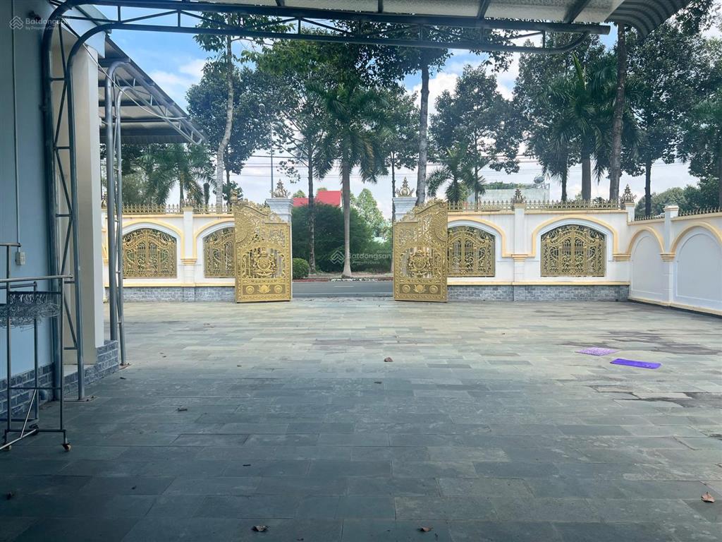 Chỉ 5,5 tỷ sở hữu ngay 504 m2 (18x28m) full thổ cư căn nhà đẹp & full nội thất
