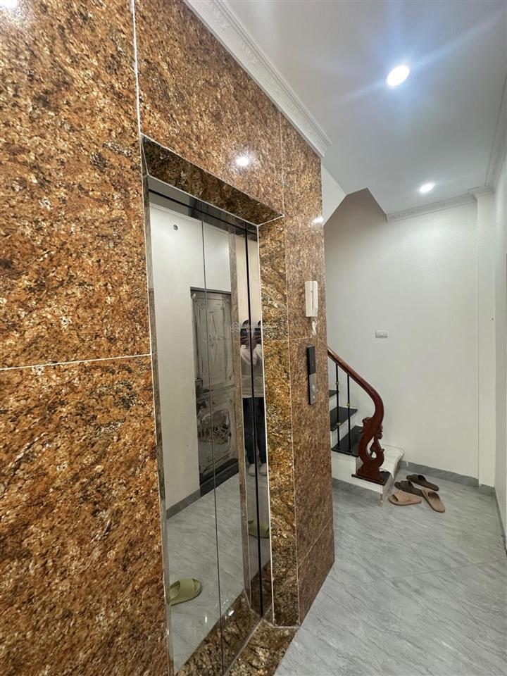 Nhà phú diễn lô góc 2 mặt tiền giá 9,6 tỷ 39m 6 tầng kinh doanh tiền