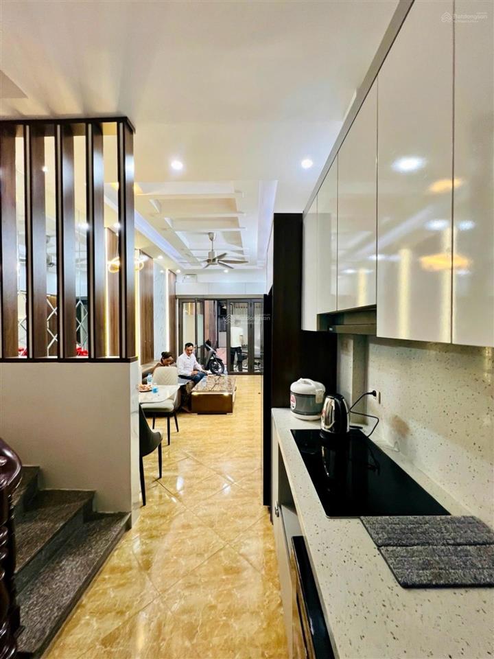 Nhà mới cầu giấy 32m (sd 37m) 5 tầng full nội thất giá chỉ 13 tỷ