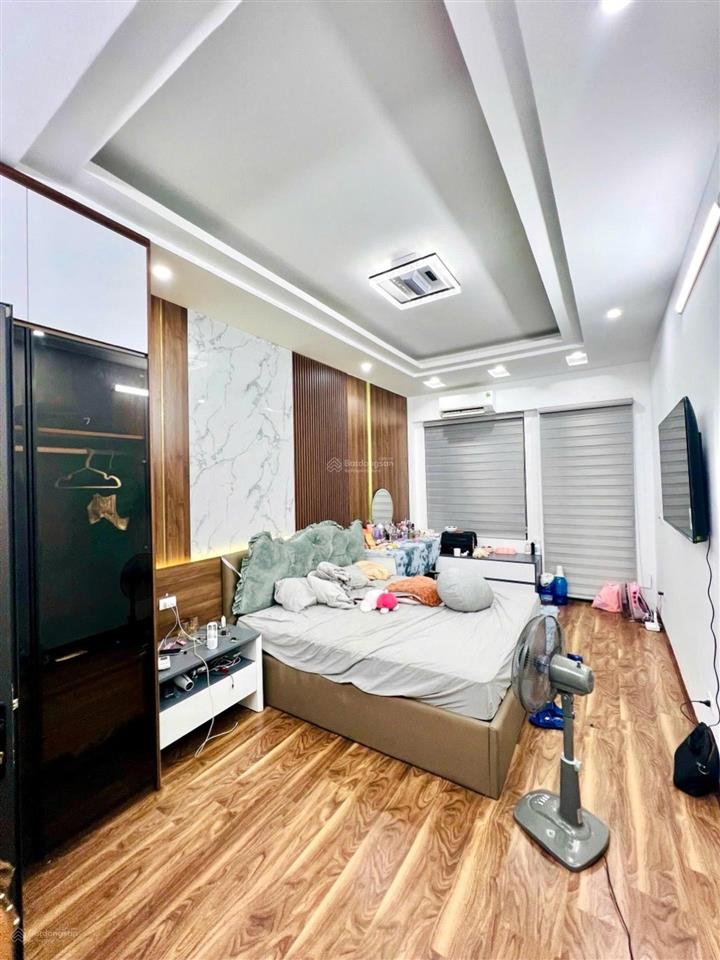 Nhà mới cầu giấy 32m (sd 37m) 5 tầng full nội thất giá chỉ 13 tỷ