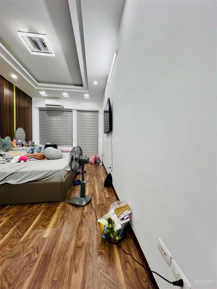 Nhà mới cầu giấy 32m (sd 37m) 5 tầng full nội thất giá chỉ 13 tỷ