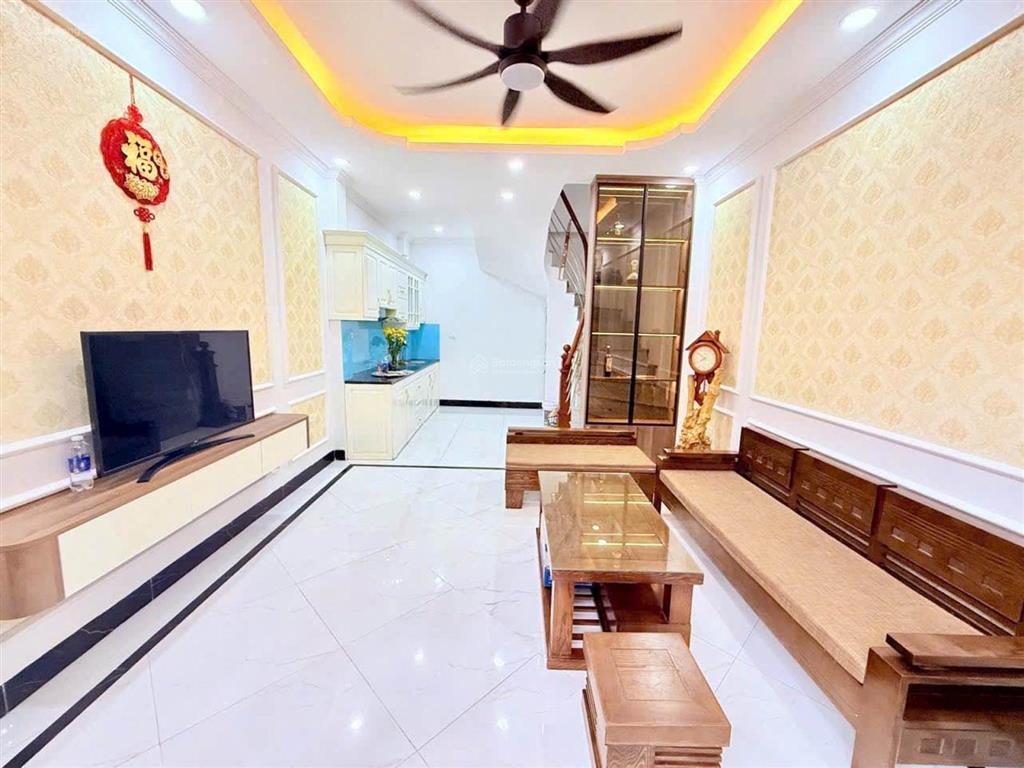 Nhà đẹp tây tựu lô góc siêu thoáng 5 tầng 30m chỉ 5,75 tỷ