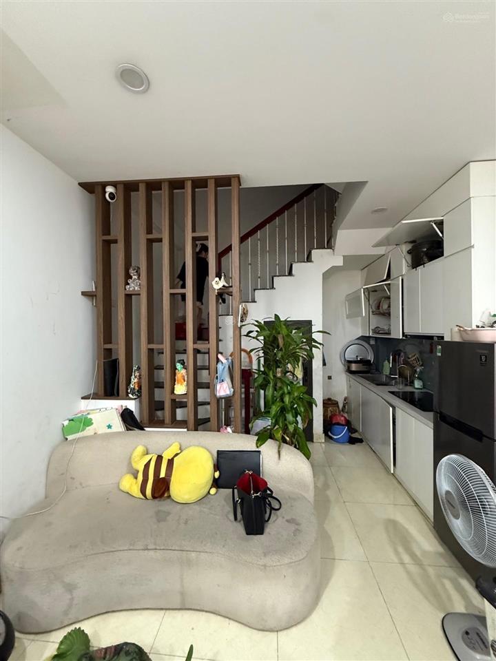 Nhà đẹp cầu diễn 34m 5 tầng 8,4 tỷ gần ô tô chỉ 20m ra mặt ngõ gần ga cầu diễn