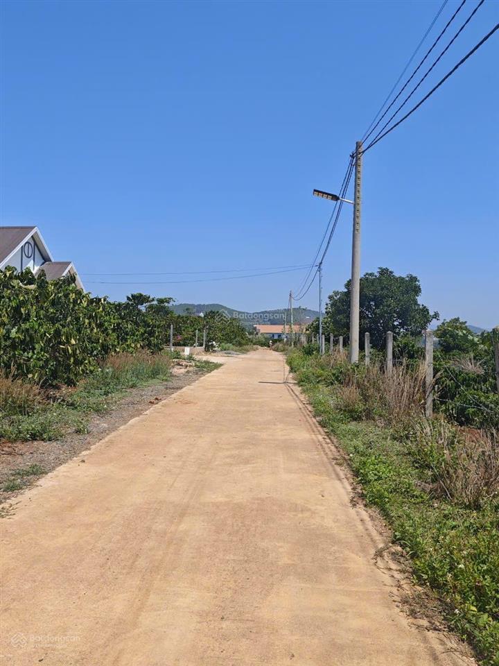 Đất xã gia lâm cũ, cách sân bay 20km, cách đà lạt 30km.