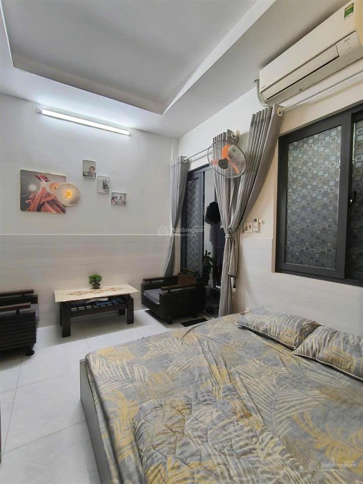 Ngân hàng phát mại 21m2 chỉ 2.x tỷ 2 tầng btct  2pn  sát mặt tiền phú nhuận  dọn vào ở ngay