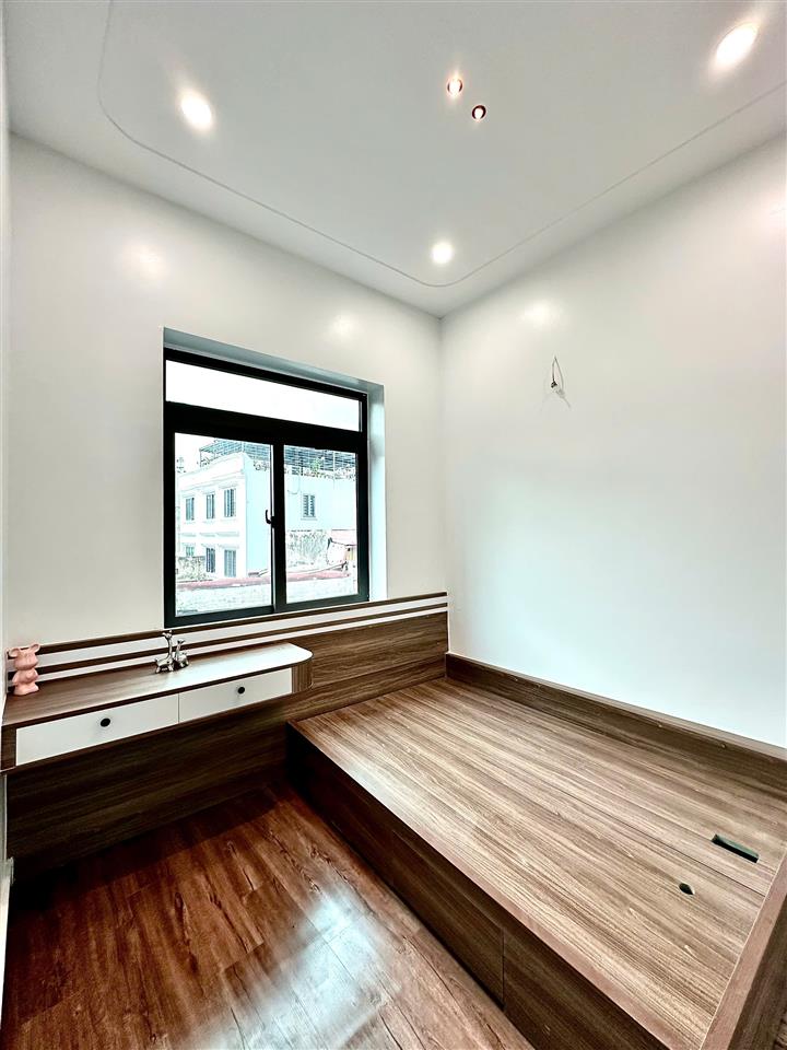 BÁN NHÀ HÀNG KÊNH – TRUNG TÂM LÊ CHÂN – NHÀ MỚI ĐẸP – GIÁ 2,55 TỶ