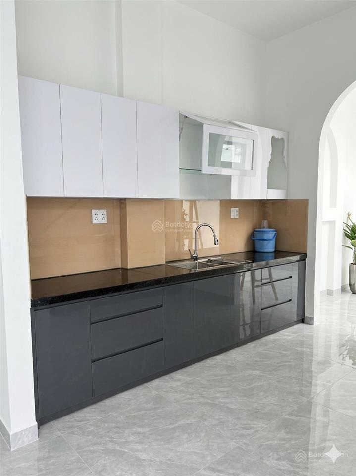 Nhà 4 tầng lã xuân oai  170m2 sàn  10m ra mặt tiền  xe hơi quay đầu