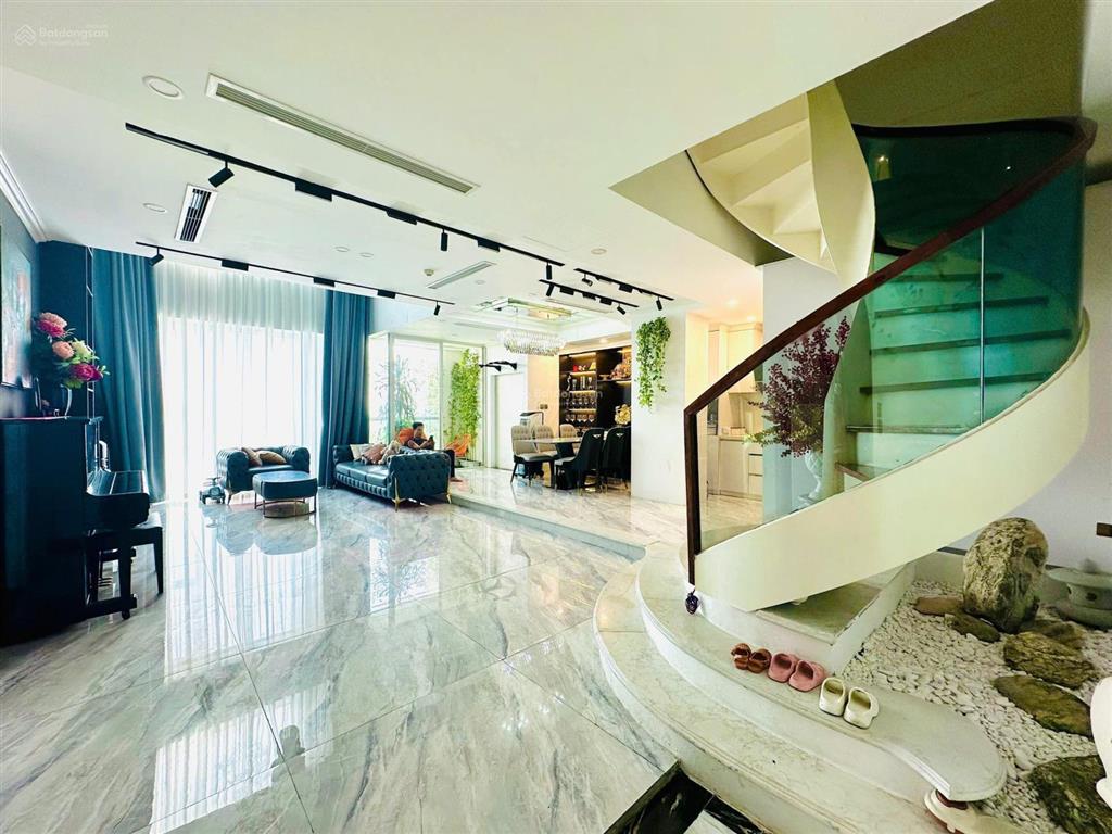 Siêu phẩm trên không duplex tại eco green nguyễn xiển 172m2, 4pn, căn góc, 2 slot oto 15 tỷ