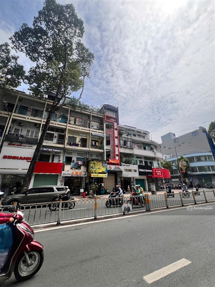 Bán nhà góc 2 mặt tiền trần hưng đạo, quận 5  dt10x20m  cấp 4  hđt100trđ  giá 79 tỷ