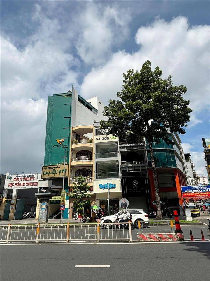 Bán nhà góc 2 mặt tiền trần hưng đạo, quận 5  dt10x20m  cấp 4  hđt100trđ  giá 79 tỷ