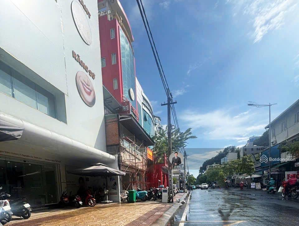 Bán nhà mặt tiền phạm viết chánh, quận 1  dt13x15m  4 tầng  hđt 168trđ  giá 60 tỷ