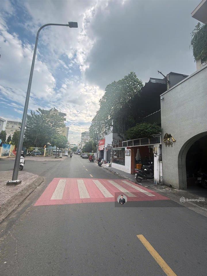 Bán nhà mt đặng văn ngữ, quận phú nhuận  dt 5,5x20m  5 tầng có tm  hđt 120trđ  giá 29,9 tỷ