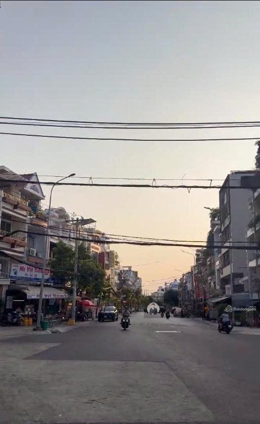 Siêu phẩm tốt nhất góc 2 mặt tiền chợ lớn, quận 6  dt20x20m  cấp 4  hđt200trđ  giá chỉ 65 tỷ