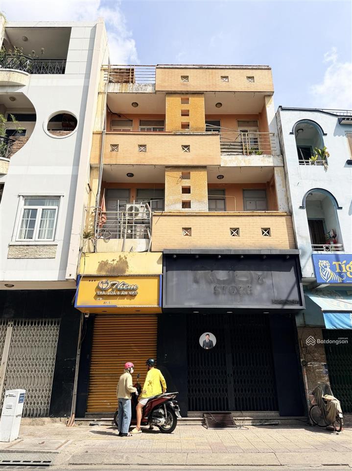 Bán nhà góc 2 mặt tiền cách mạng tháng tám, quận 3  dt8x15m  3 tầng  hđt100trđ  giá 35 tỷ