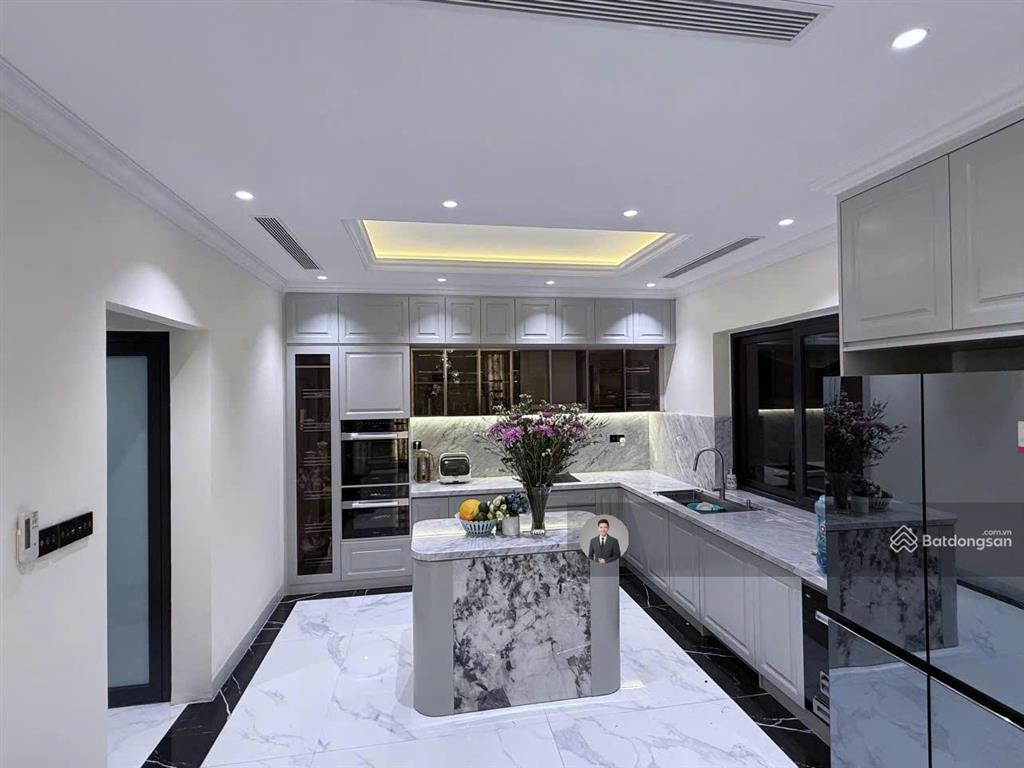 Bán nhà khu cư xá bắc hải  mặt tiền cửu long, quận 10  dt 7x28m  hầm 4 tầng  giá 35 tỷ