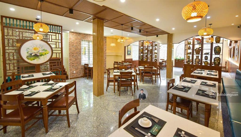Cần bán nhà hàng chay mt huỳnh lan khanh, quận tân bình  10x20m  4 tầng  50 tỷ