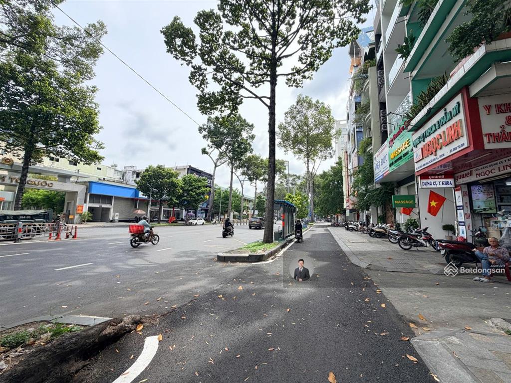 Siêu phẩm mặt tiền trần hưng đạo, quận 1  dt 4x18m  6 tầng có thang máy  hđt 120tr  40 tỷ