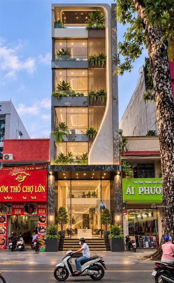 Siêu phẩm mặt tiền trần hưng đạo, quận 1  dt 4x18m  6 tầng có thang máy  hđt 120tr  40 tỷ