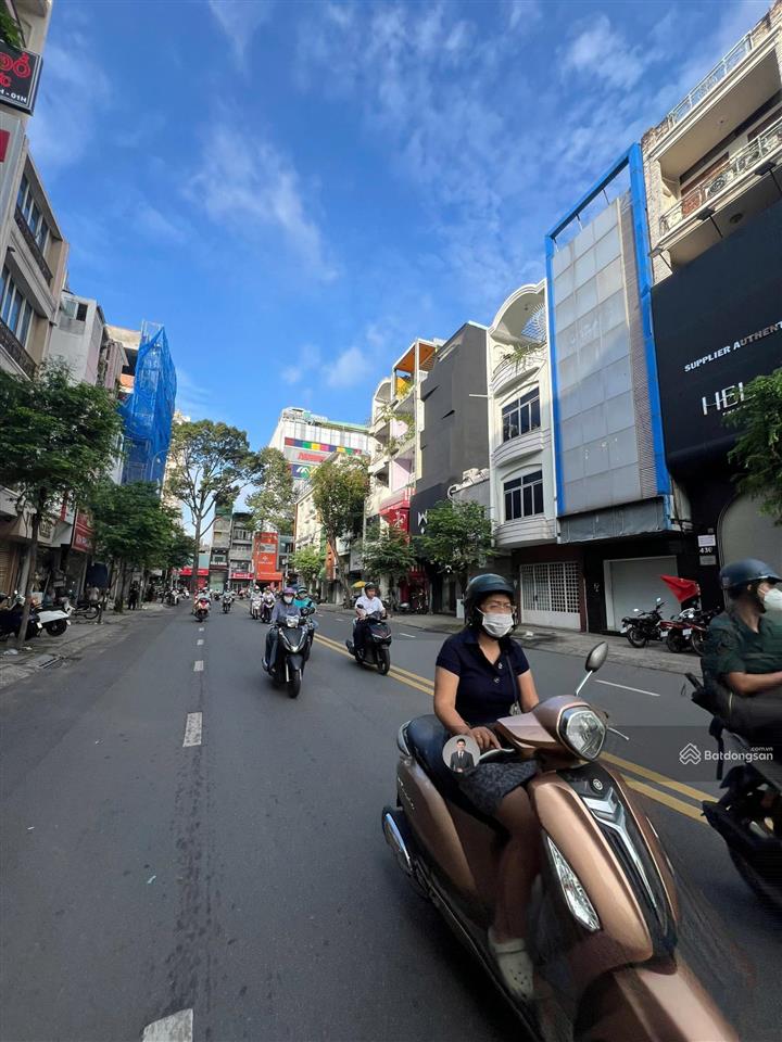Bán nhà 2 mặt tiền ngang 8x18m võ văn tần, quận 3  7 tầng  hđt 250trđ  giá 100 tỷ