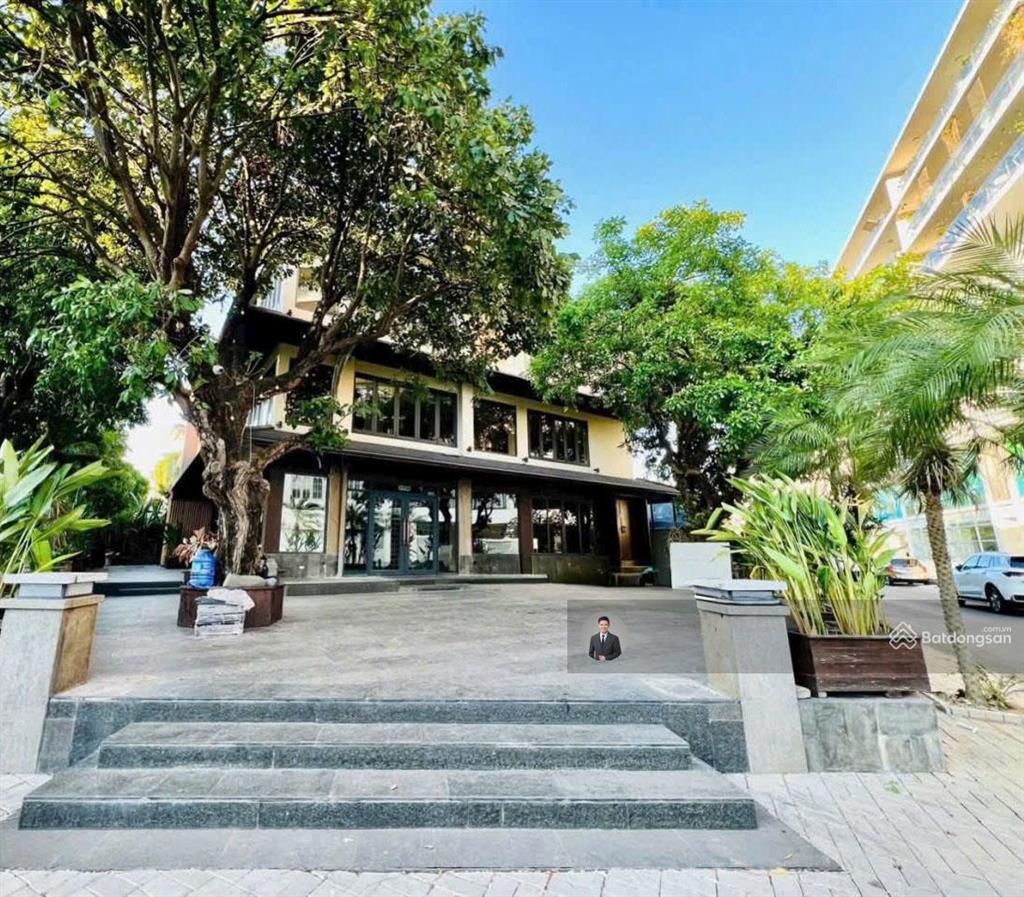 Bán siêu biệt thự góc 2 mt xuân thủy, quận 2  dt 20x30m  3 tầng  giá chỉ 130 tỷ