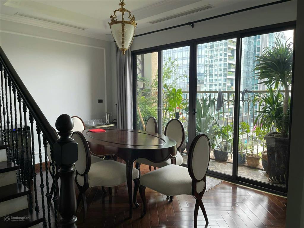 Bán căn 134m2 3pn + 3wc full nội thất giá siêu rẻ tại tân hoàng minh hoàng cầu, cửa tây  bc đông