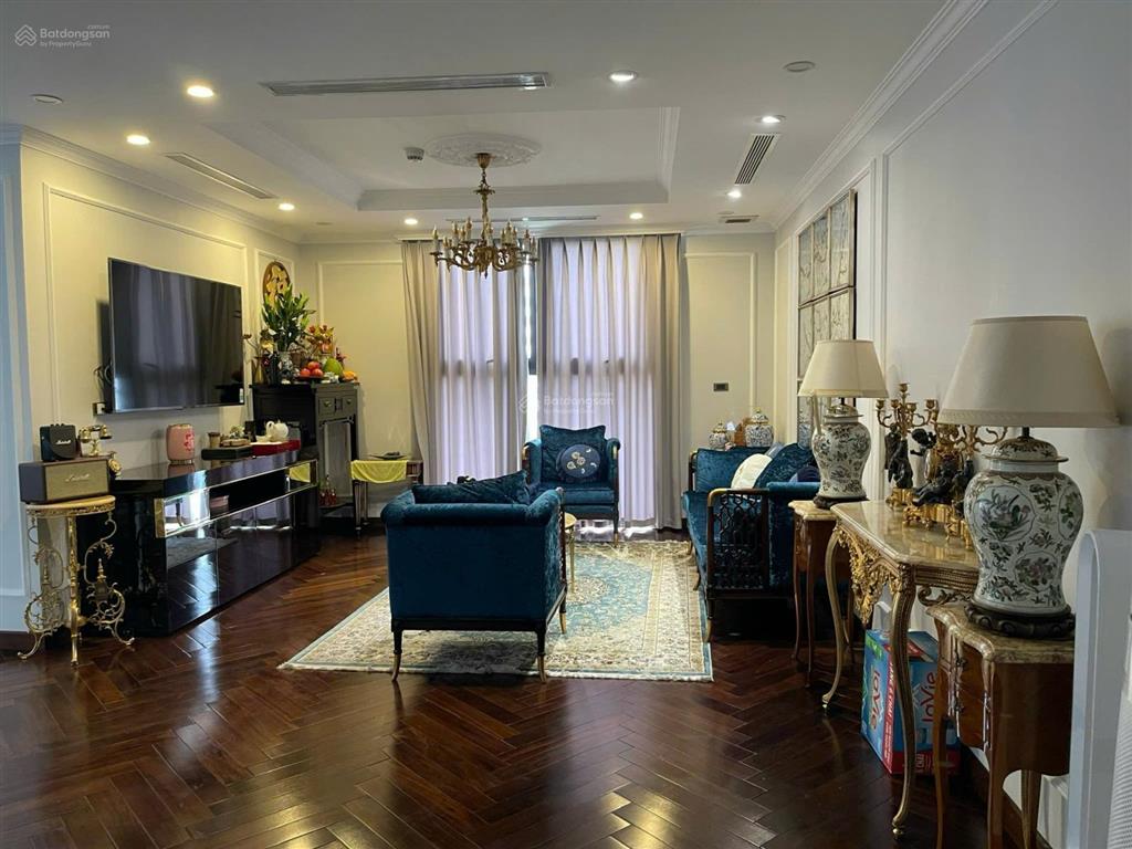 Bán căn 134m2 3pn + 3wc full nội thất giá siêu rẻ tại tân hoàng minh hoàng cầu, cửa tây  bc đông