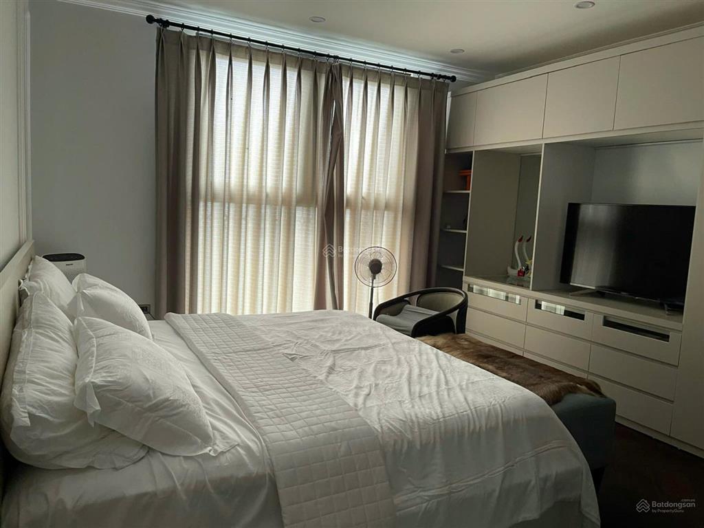 Bán căn 134m2 3pn + 3wc full nội thất giá siêu rẻ tại tân hoàng minh hoàng cầu, cửa tây  bc đông