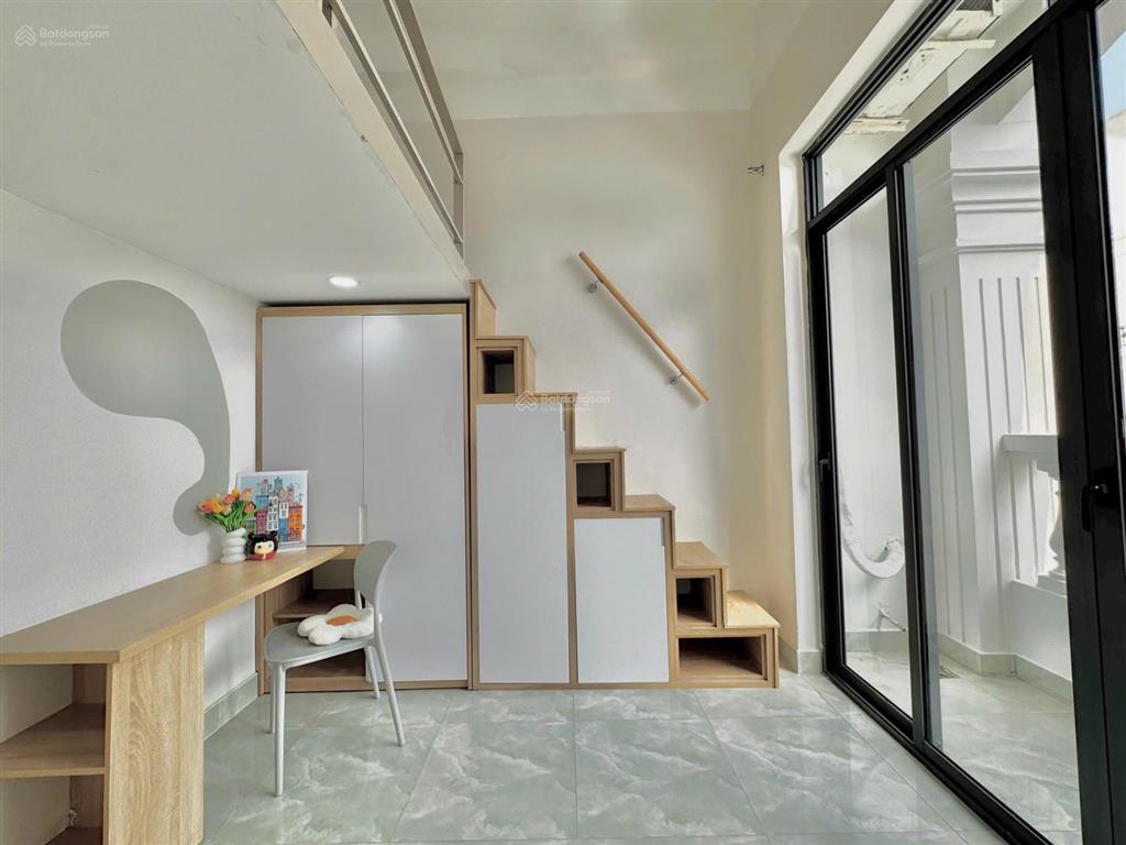 Căn hộ duplex ban công trắng  gần lotte mart, tdtu, rmit  tiện di chuyển qua q1,3,4,8