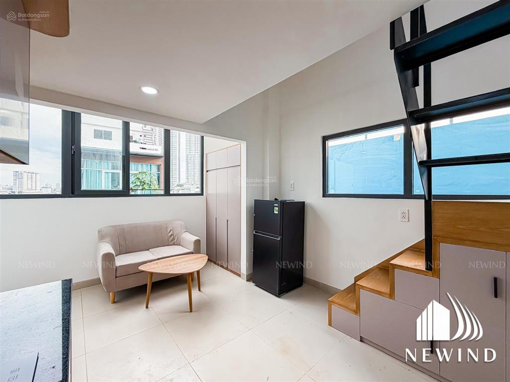 Cho thuê căn phòng view sài gòn cực đẹp gác bancol kế rmit, him lam, sunrise city, quận 7 kế quận 4