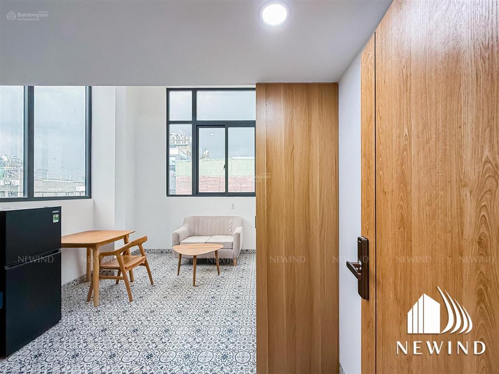 Cho thuê căn phòng view sài gòn cực đẹp gác bancol kế rmit, him lam, sunrise city, quận 7 kế quận 4