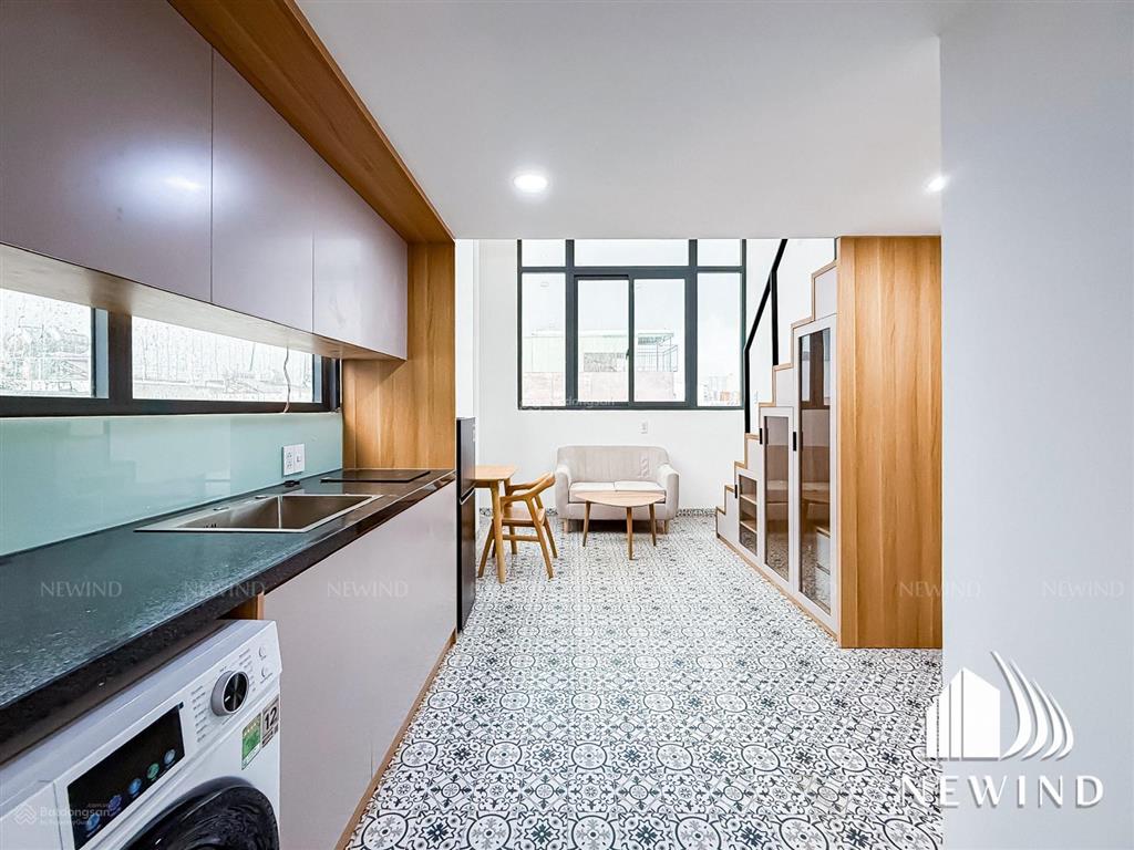 Cho thuê căn phòng view sài gòn cực đẹp gác bancol kế rmit, him lam, sunrise city, quận 7 kế quận 4
