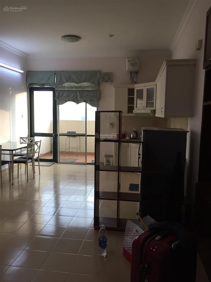 Nguyên căn chung cư, lầu cao, view đẹp, rộng và rất thoáng.