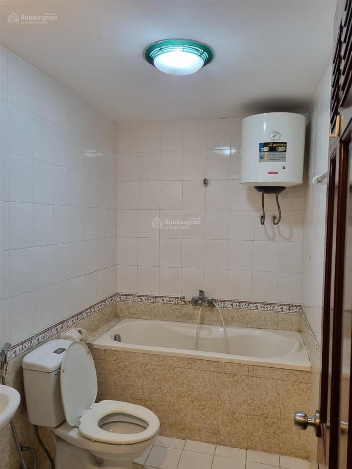 Nguyên căn chung cư, lầu cao, view đẹp, rộng và rất thoáng.
