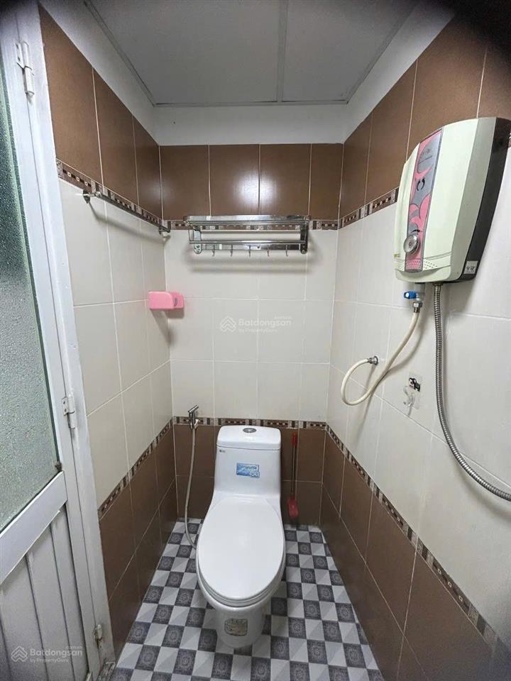 Cho thuê phòng trọ ban công | có thang máy, máy giặt riêng | gần đại học luật | tôn đản q4