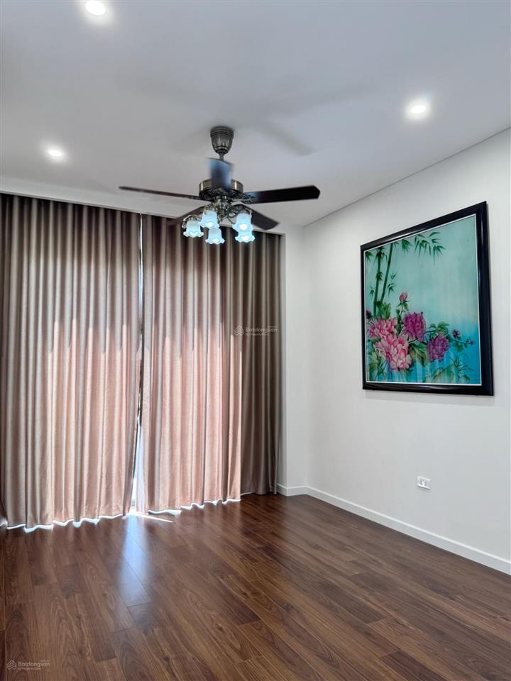 Cho thuê biệt thự căn góc trung tâm san hô 14, vinhomes ocean park 2