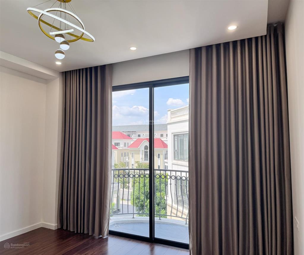Cho thuê biệt thự căn góc trung tâm san hô 14, vinhomes ocean park 2