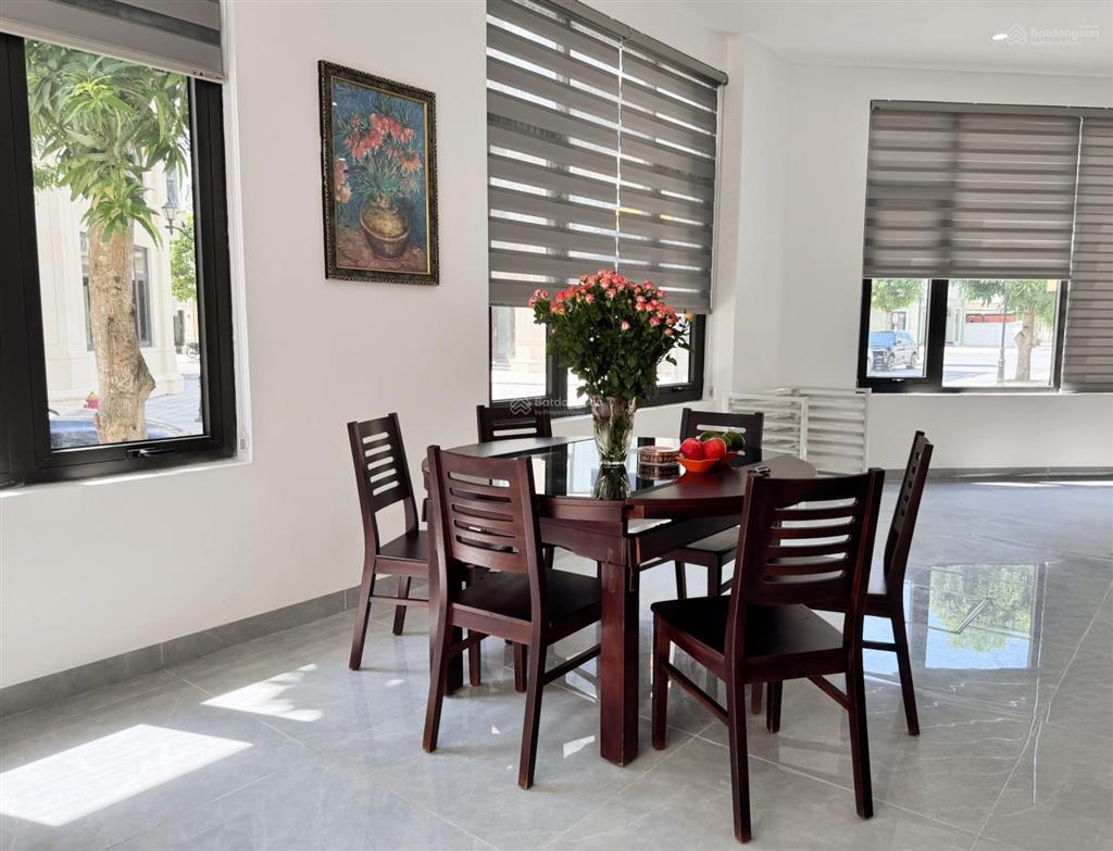 Cho thuê biệt thự căn góc trung tâm san hô 14, vinhomes ocean park 2