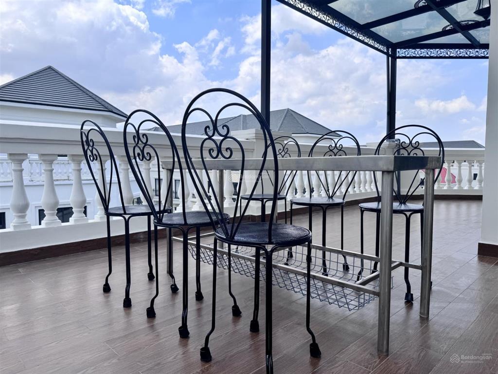 Cho thuê biệt thự căn góc trung tâm san hô 14, vinhomes ocean park 2