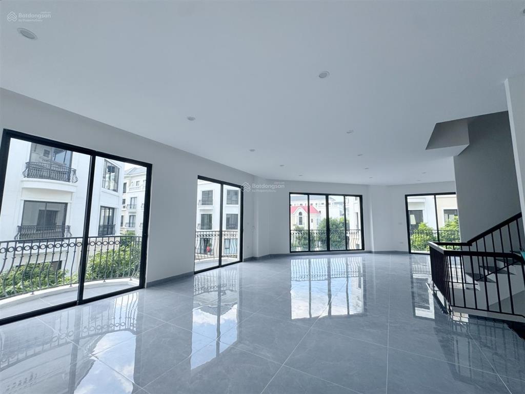 Cho thuê biệt thự căn góc trung tâm san hô 14, vinhomes ocean park 2