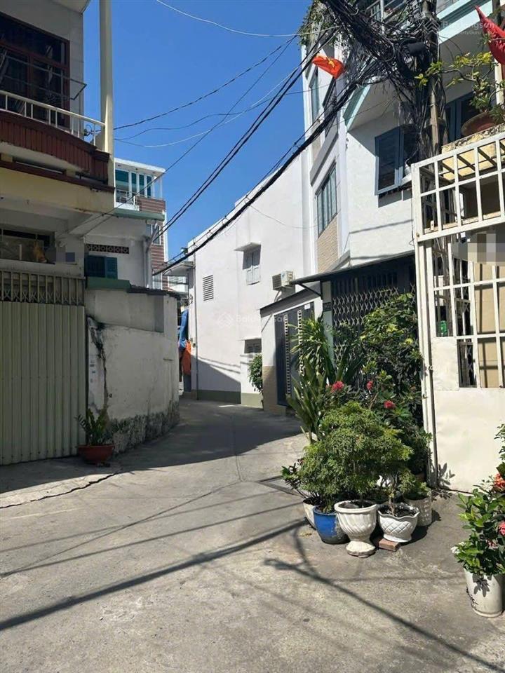 Nhà 3 tầng btct sát hẻm ô tô gần chợ phan văn trị 7.2 tỷ tl