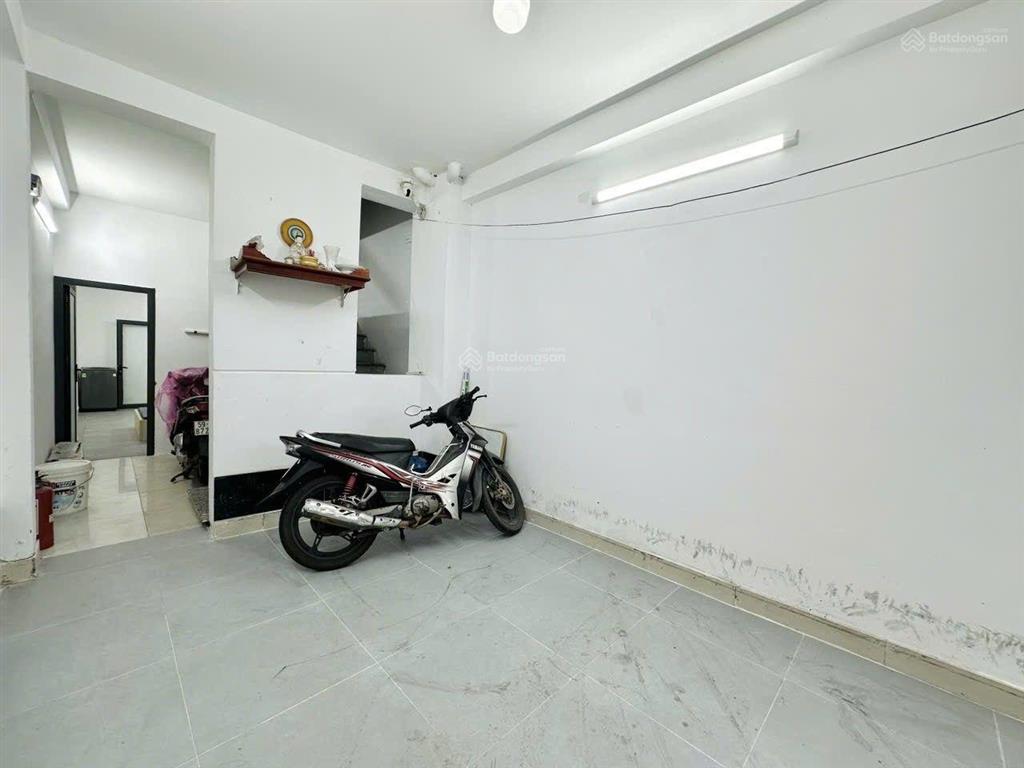 Ngộp ngân hàng giảm gấp 500tr còn 7.86 tỷ!!!
hẻm ôtô 5m  giáp q1  đ. xvnt, p21, bình thạnh  62m2